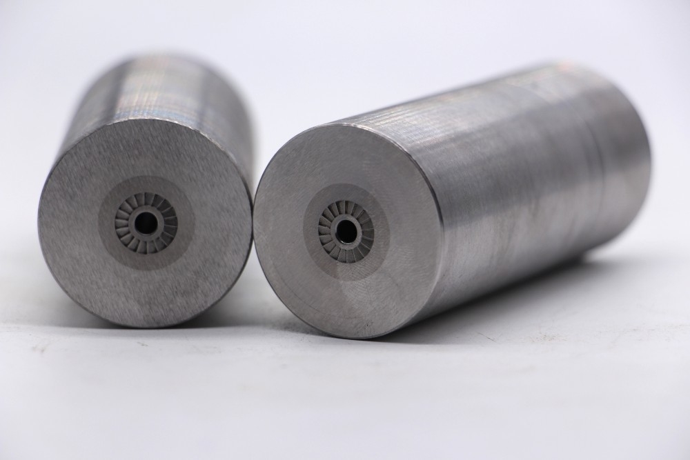 Matriz de encabezado en frío de alto rendimiento para el dibujo con material de carburo especialmente diseñado